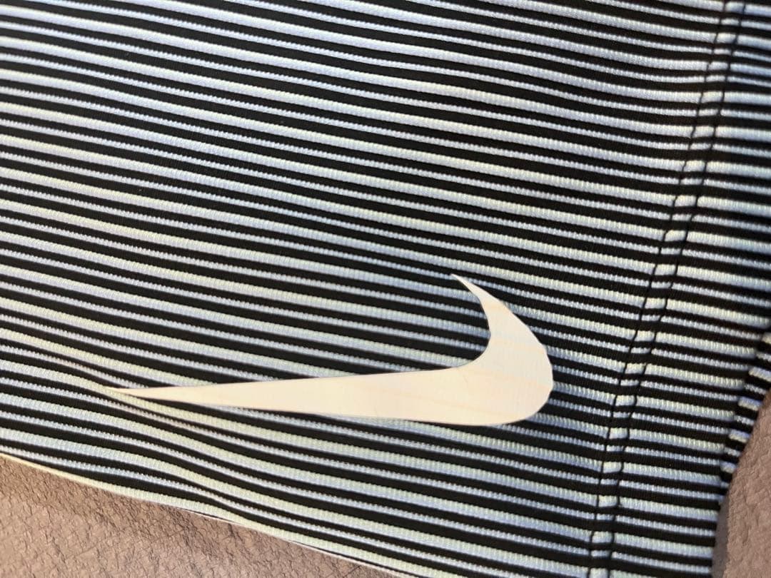 NIKE エアロスイフト　ハーフタイツ　サイズMです。