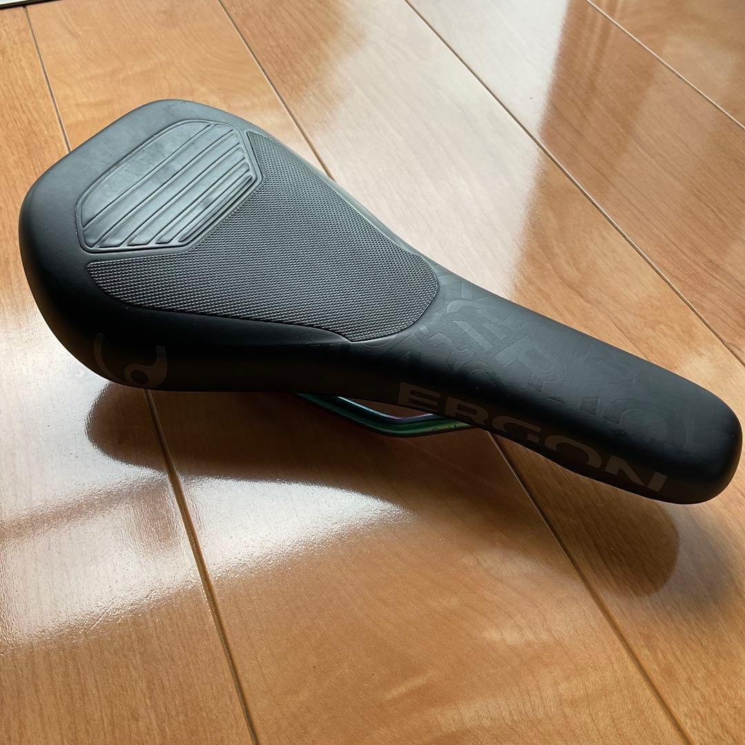 ERGON SM ダウンヒル コンプ チームサドル オイルスリックレール