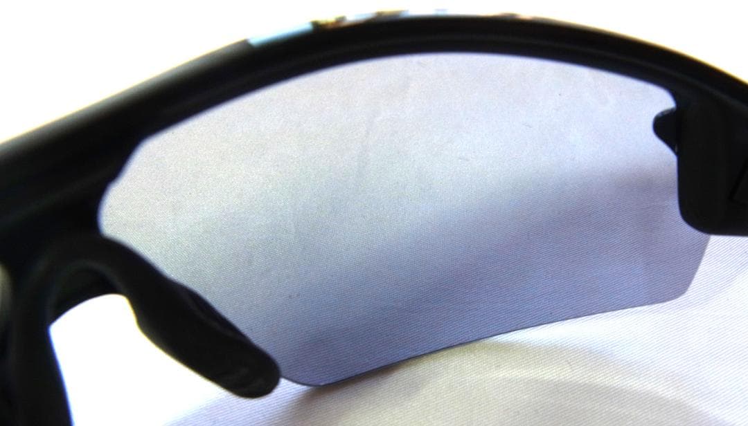 Oakley スポーツ用サングラス 黒　ハードケース付き　未使用