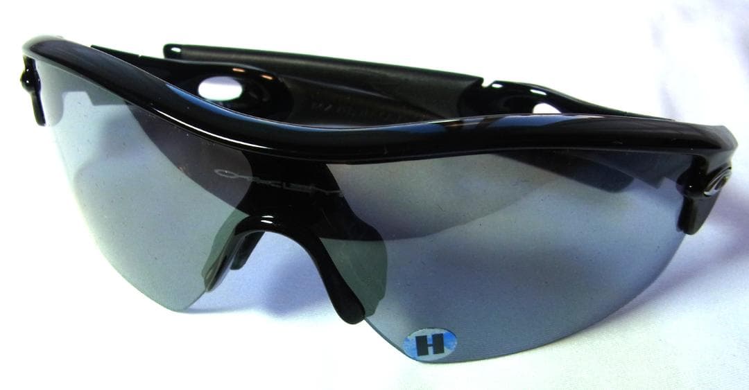 Oakley スポーツ用サングラス 黒　ハードケース付き　未使用