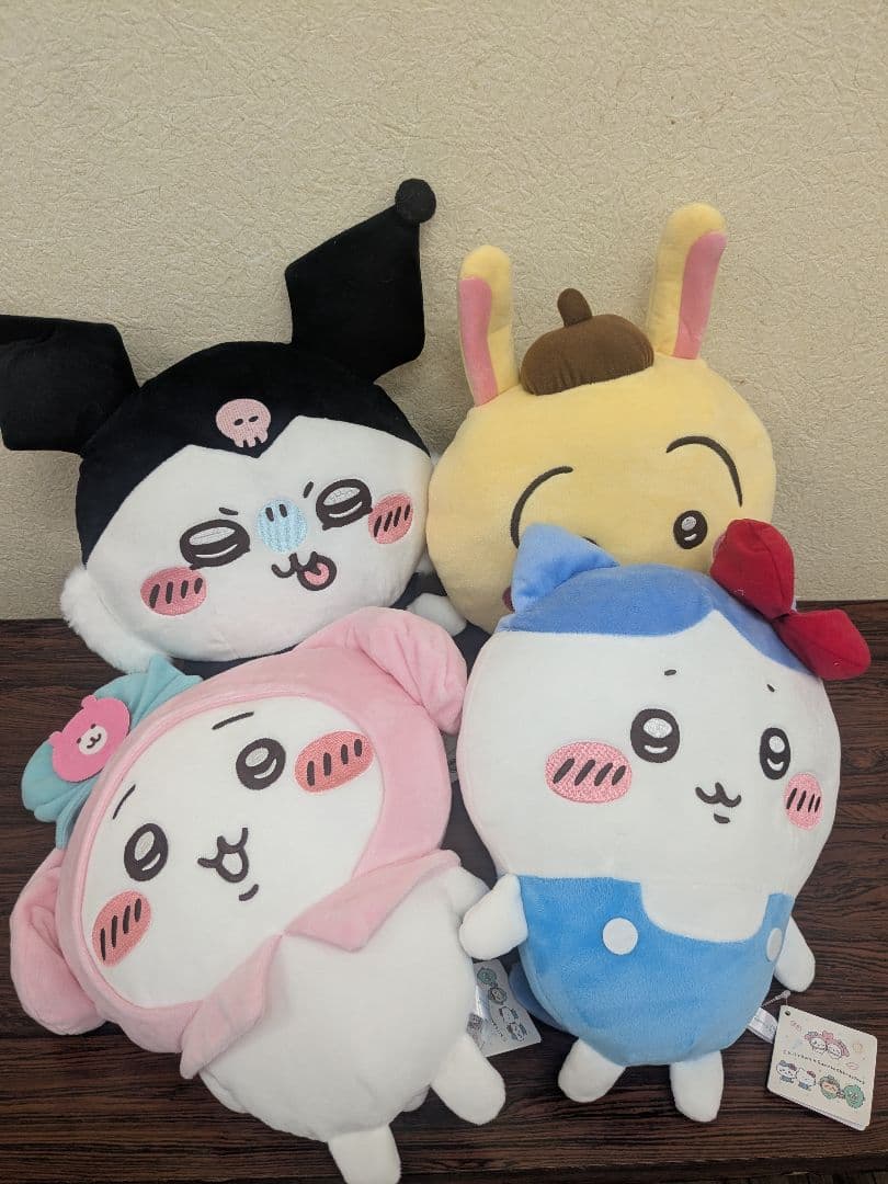 ちいかわ×サンリオキャラクターズ　BIGぬいぐるみ　4種セット