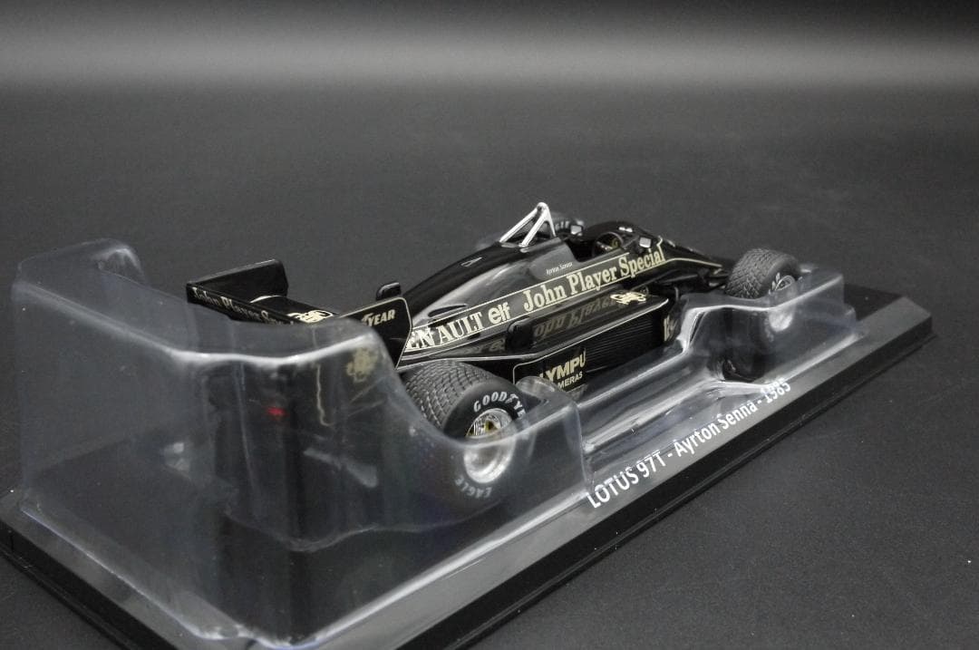 1/24 ロータス 97T JPS仕様 アイルトン セナ