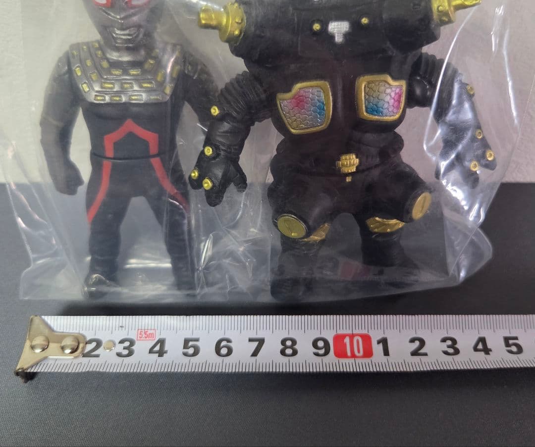 怪獣倉庫シリーズ ウルトラ セブン & キングジョー BEAMS限定ブラック