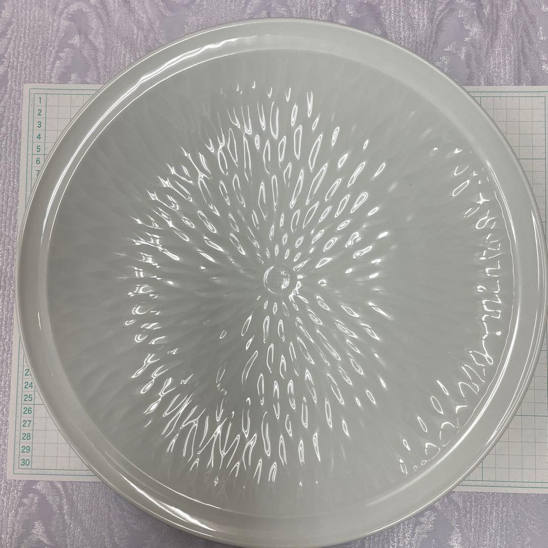 白磁菊彫大皿１枚7700円１０枚