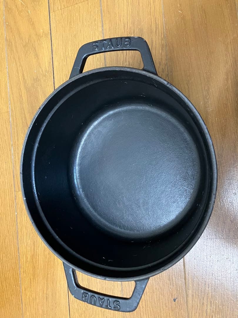 ストウブ  ココット　ラウンド　18cm 黒