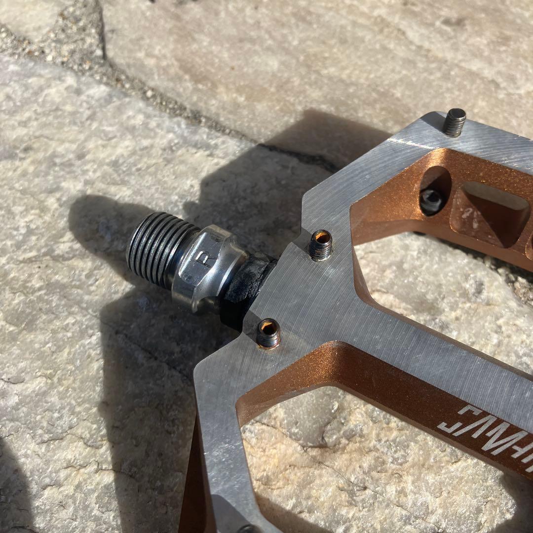 NUKEPROOF フラットペダル ブロンズカラー　SAMHILL MTB