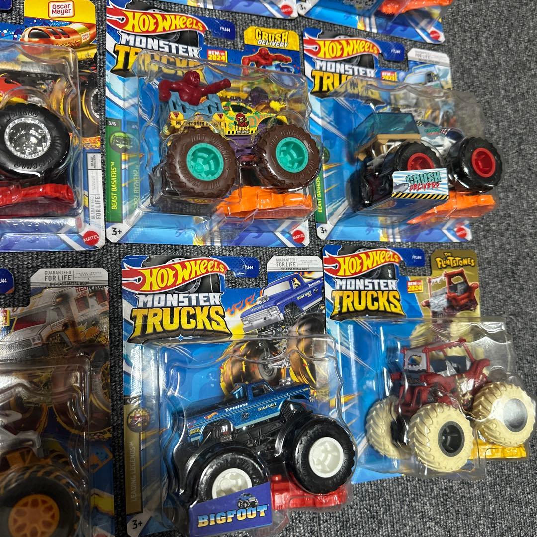ホットウィール　モンスター　トラック　２４台　セット