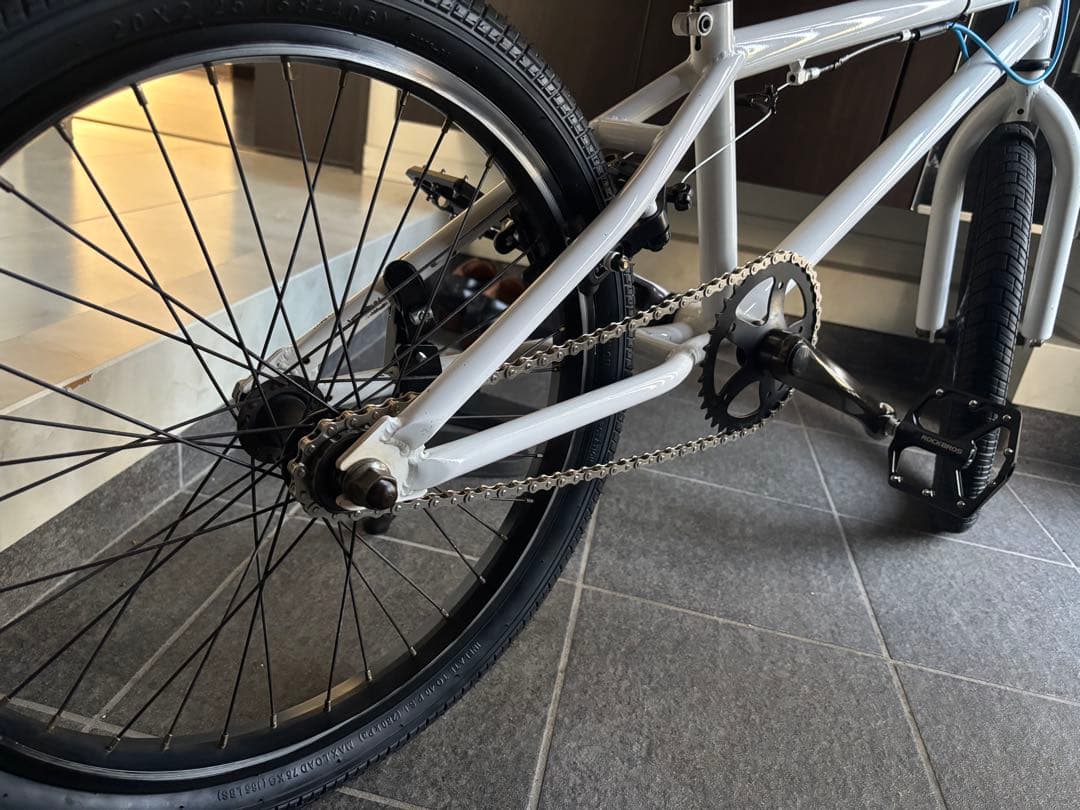 ホワイト BMX 20インチ シングルスピード　自転車