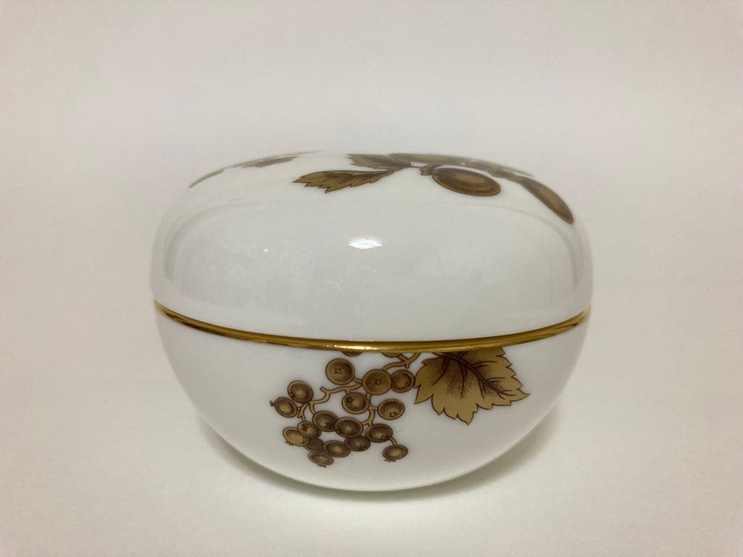 ノリタケ　ボンボニエール　金の実　陶器製蓋付き小物入れ　ホワイト白色ゴールド金色