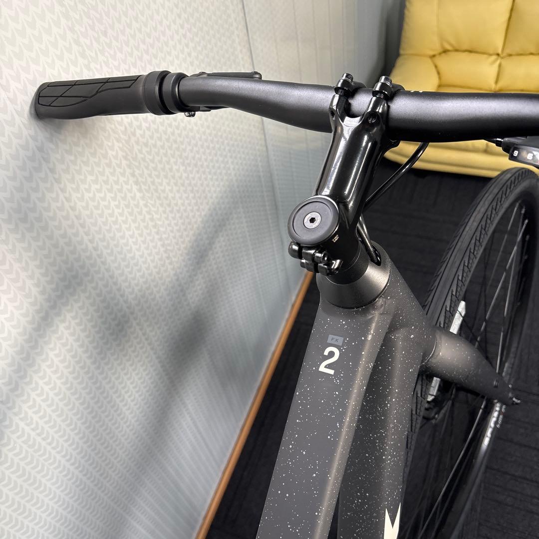 TREK クロスバイク マットブラック FX2新車。