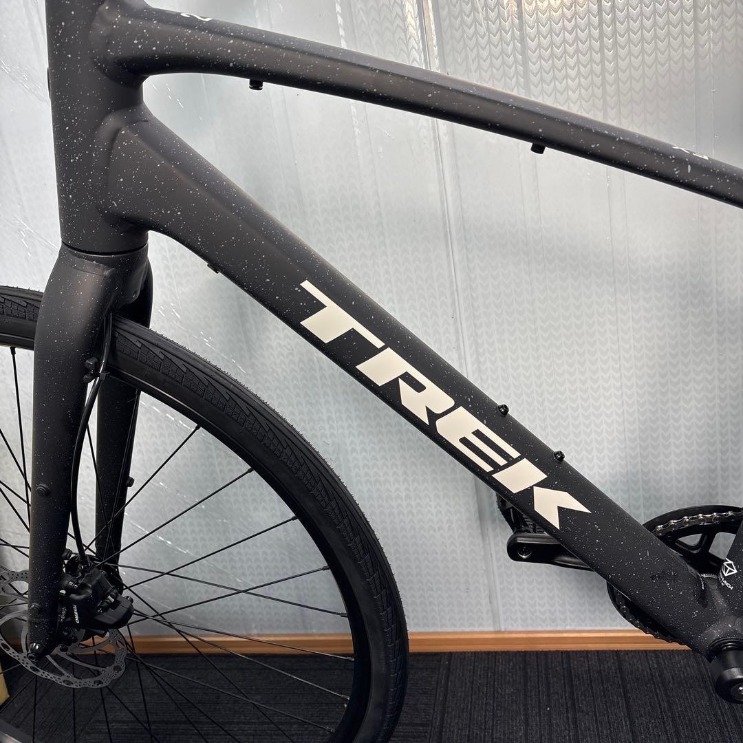 TREK クロスバイク マットブラック FX2新車。