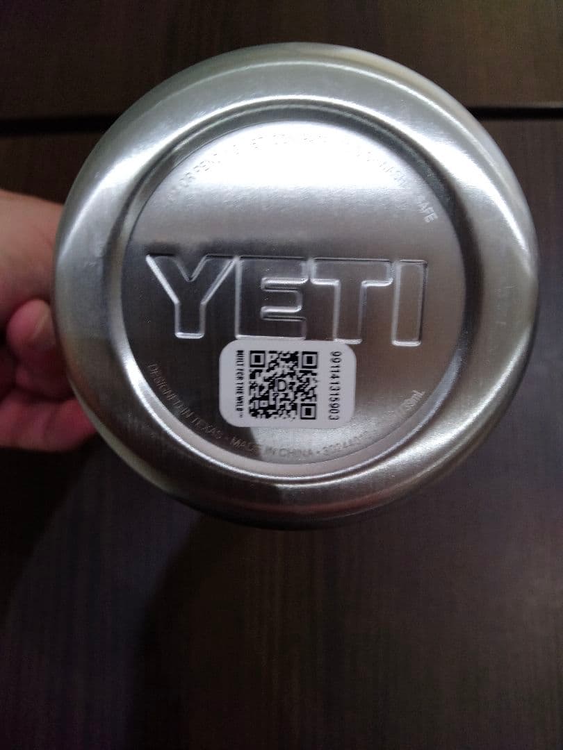 ☆YETI Rambler 25 oz☆ストロー付き ブラックマグ新品未使用品