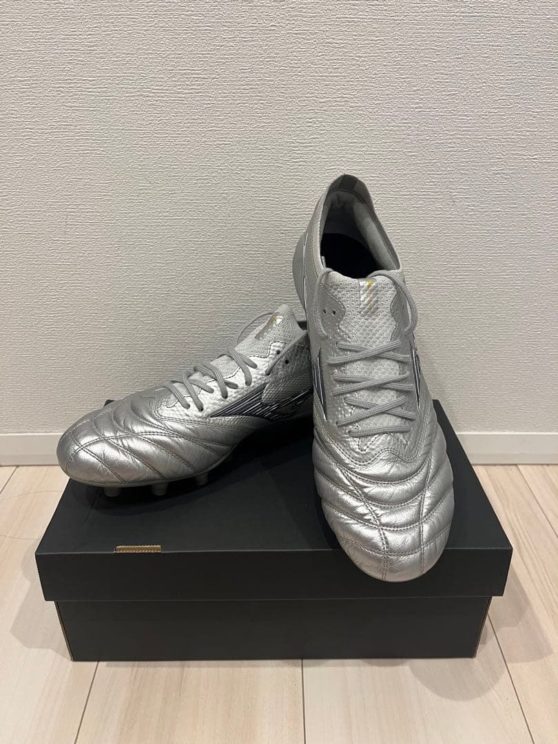 モレリアネオ4β PLATINUM SILVER PACK 26.5㎝