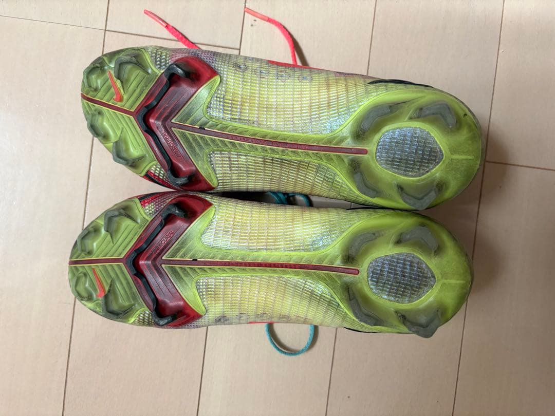 サッカースパイク　NIKE マーキュリアル　スーパーフライ8 エリート　FG