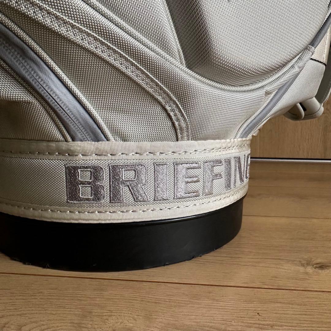 美品 BRIEFING CR-3 キャディバッグ シルバー ブリーフィング