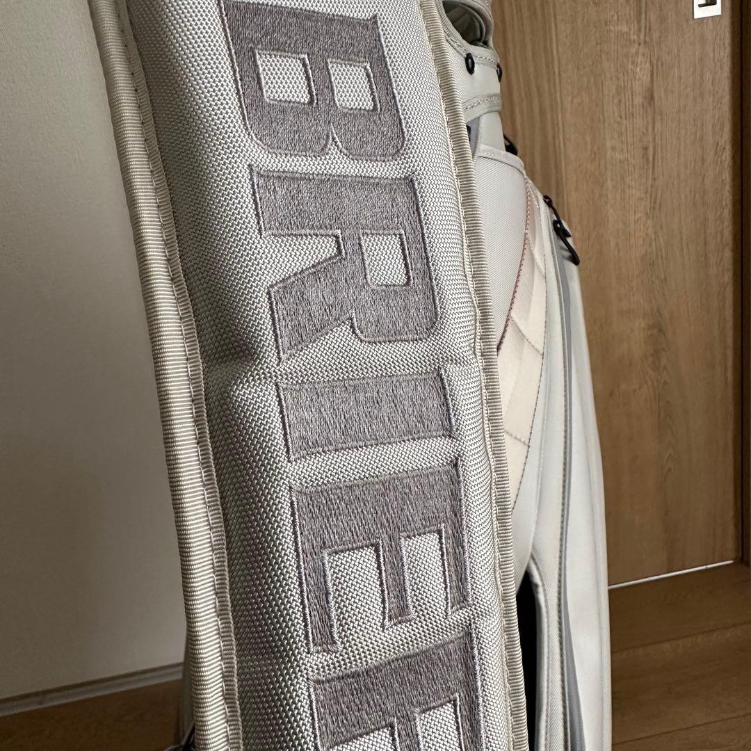 美品 BRIEFING CR-3 キャディバッグ シルバー ブリーフィング