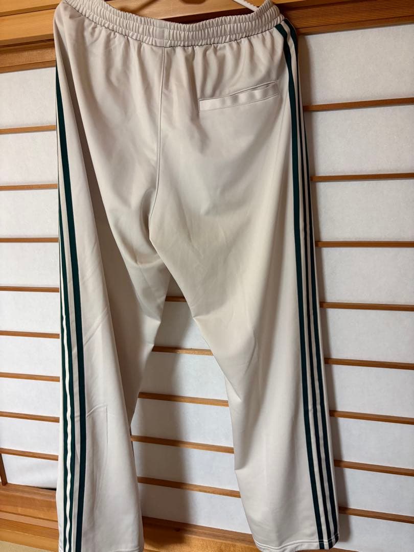 【美品】adidas クリーム色 ジャージパンツ Mサイズ
