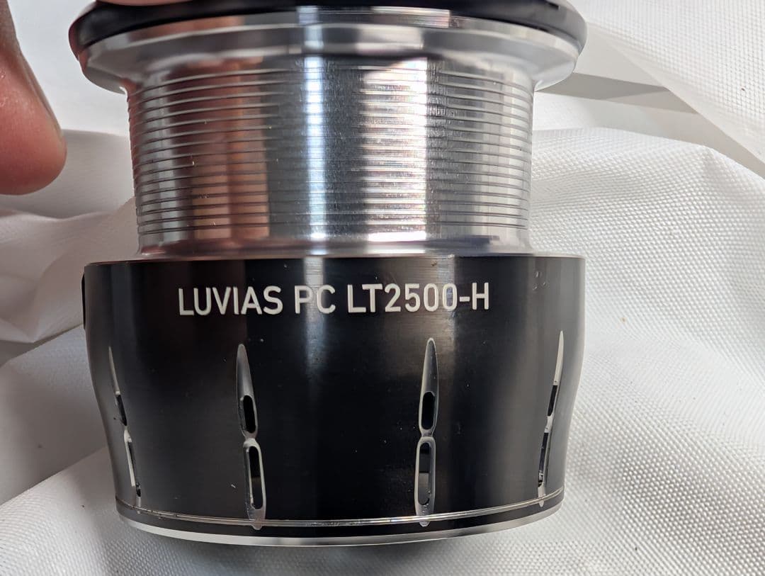 ダイワ　管979GP 24ルビアス PC LT2500-H スプール
