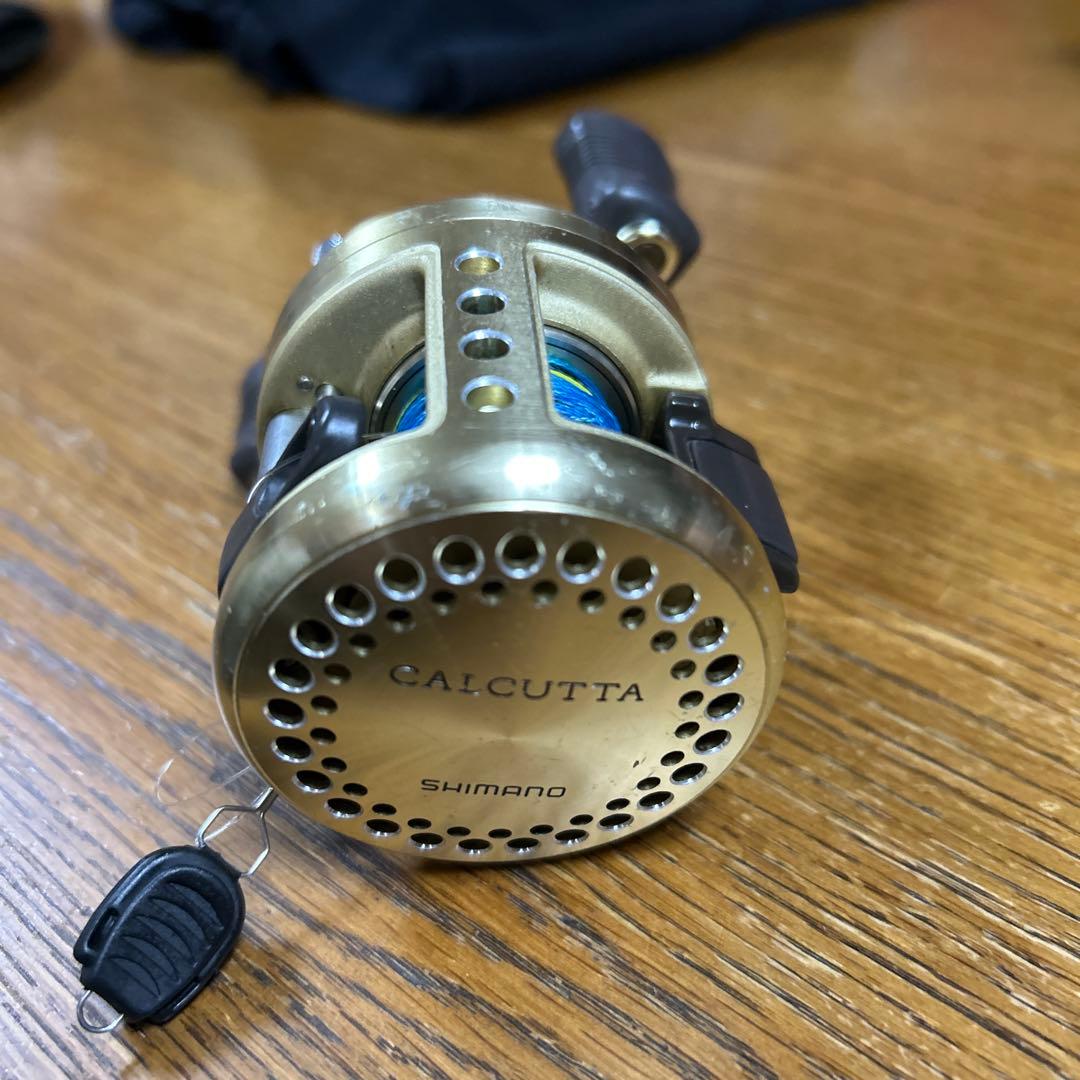 砂*く様 シマノ　カルカッタ　Calcutta 100xt 丸型　ベイトリール