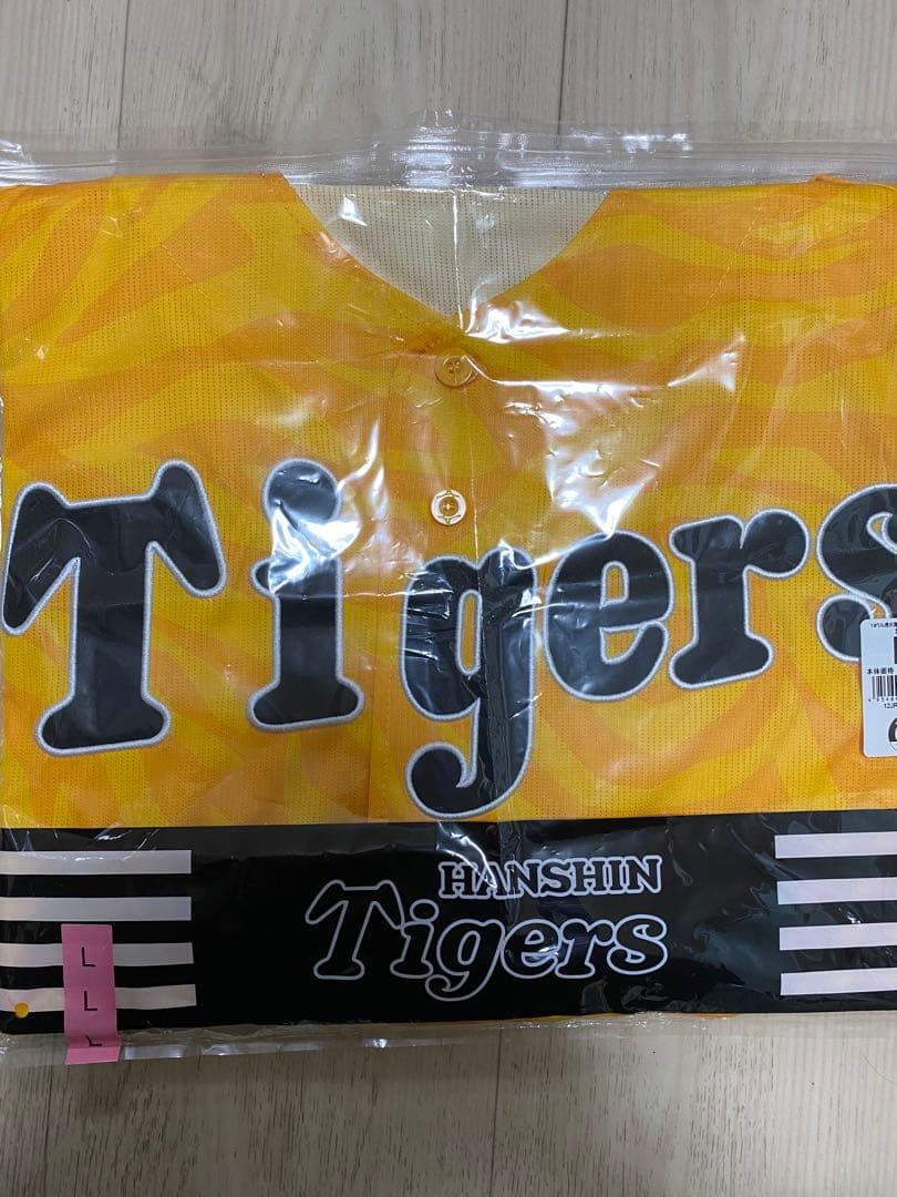 阪神タイガース　ユニフォーム　Lサイズ 新品　tigers