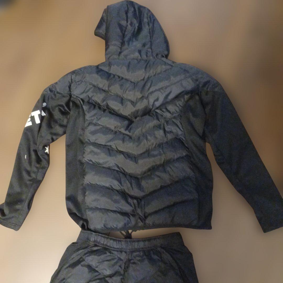 ATHLETA フード付きダウンとパンツ のLサイズ上下でこの値段はないです！