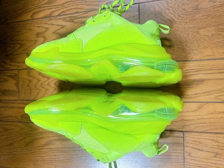 BALENCIAGA TripleS オールネオンイエロー ダッドスニーカー