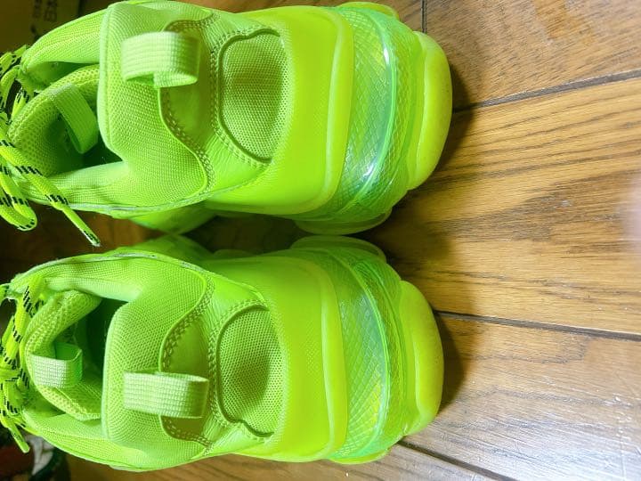BALENCIAGA TripleS オールネオンイエロー ダッドスニーカー