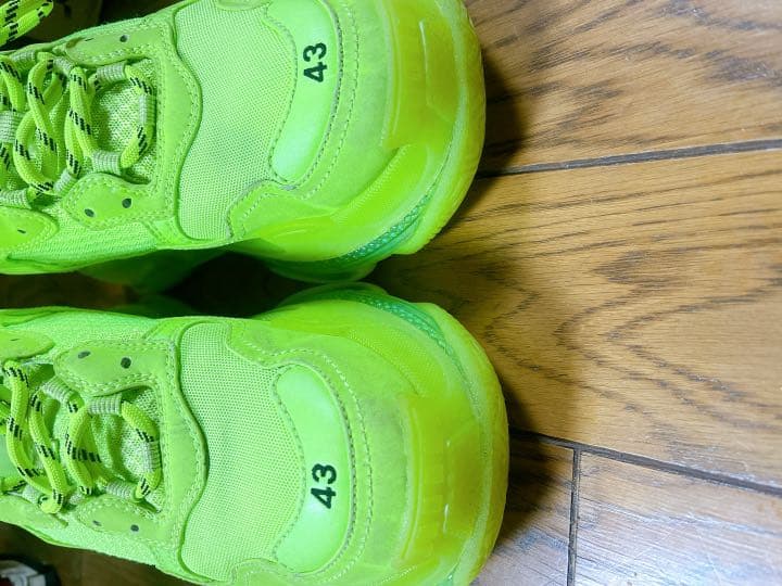 BALENCIAGA TripleS オールネオンイエロー ダッドスニーカー