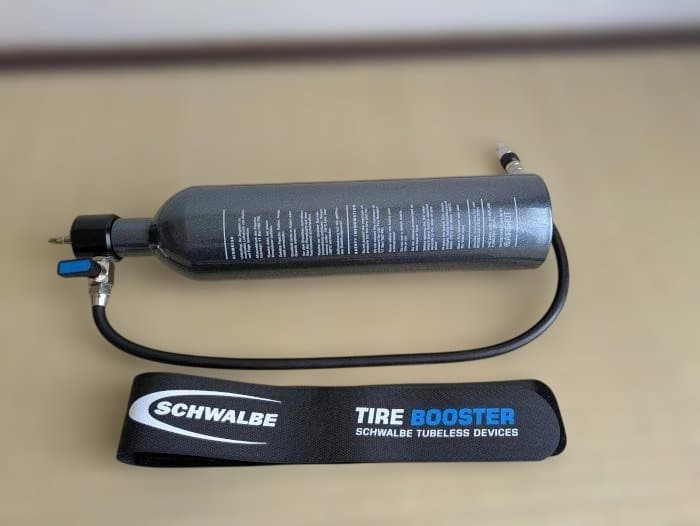 SCHWALBE TIRE BOOSTER　シュワルベ　ブースター　チューブレス