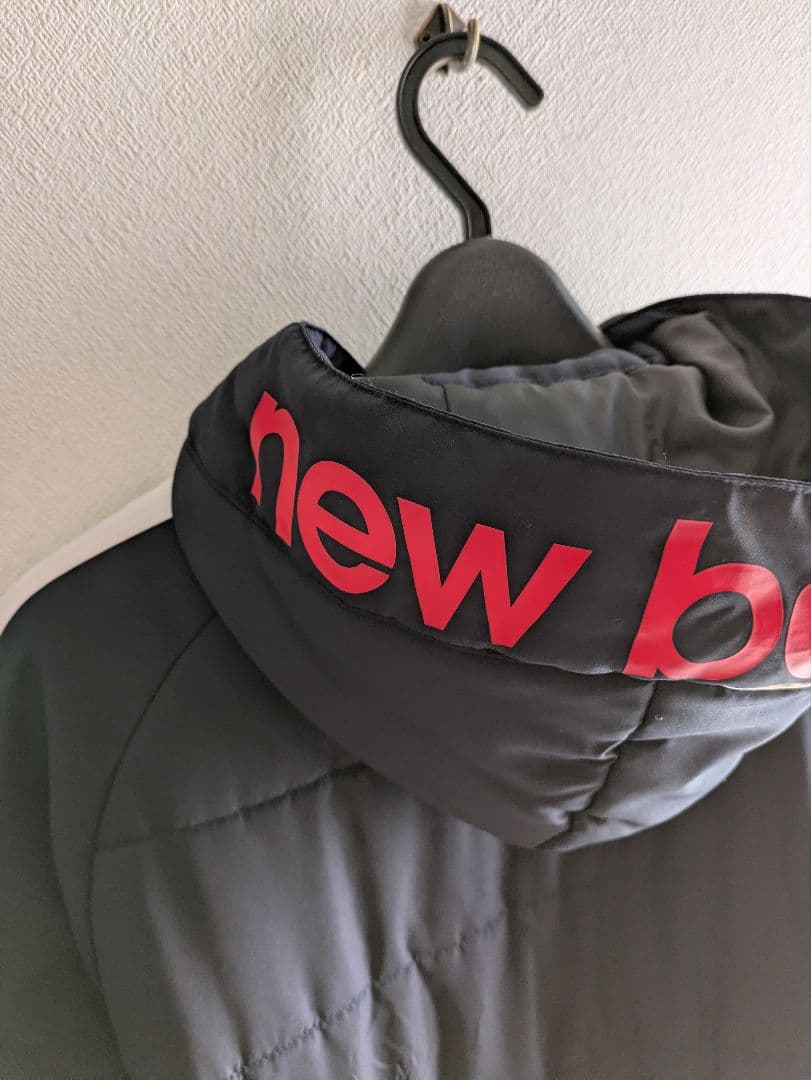 New Balance フード付きベンチコート ブラック✕ホワイト　160サイズ