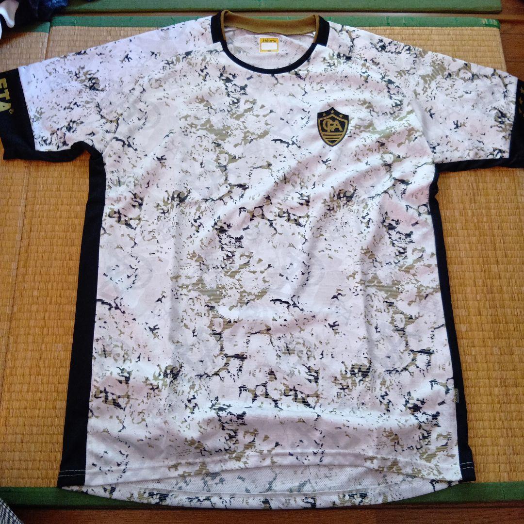 迷彩柄サッカーシャツ