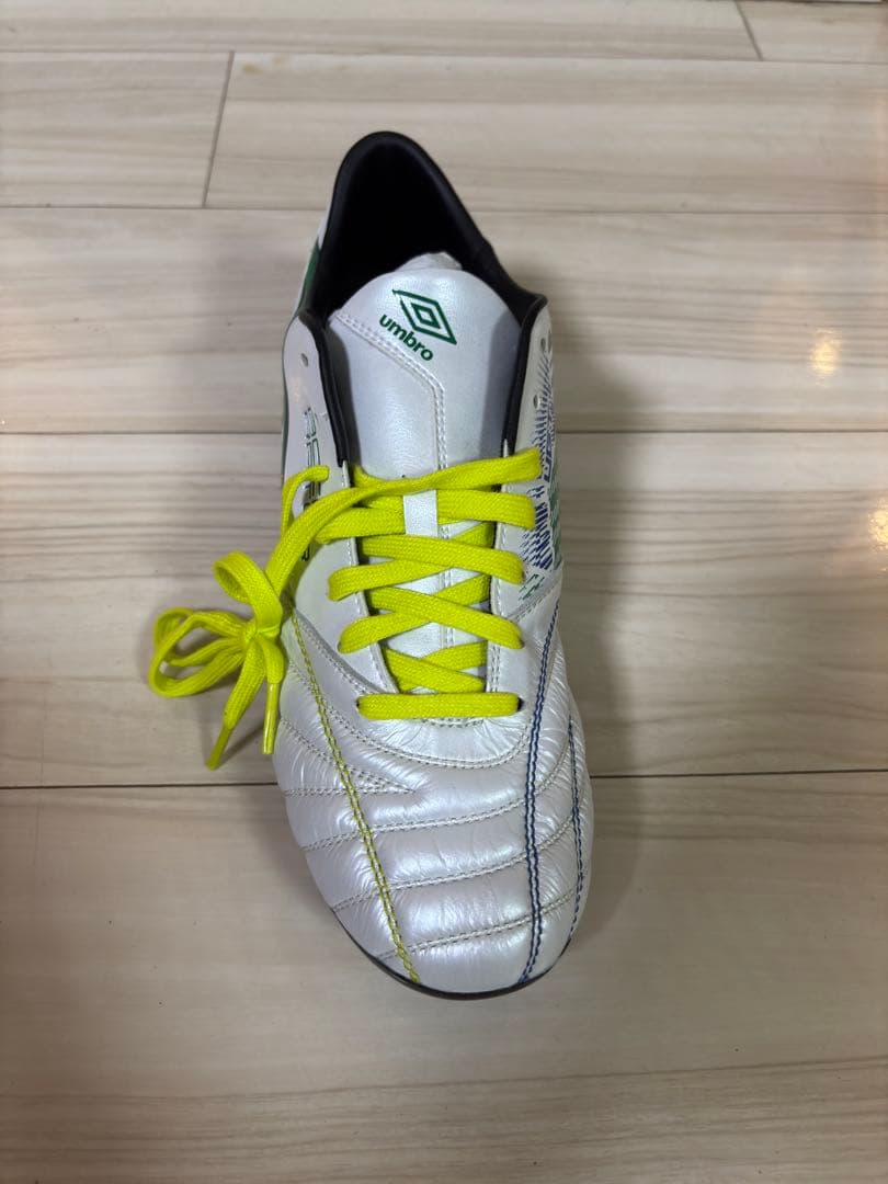 umbro アクセレイター f-lash v2 HG