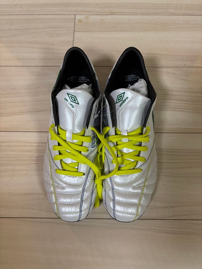 umbro アクセレイター f-lash v2 HG