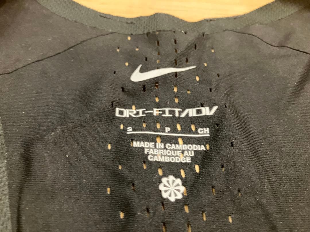 NikeナイキDRI-FIT エアロスイフトADVシングレットブラックS試着のみ