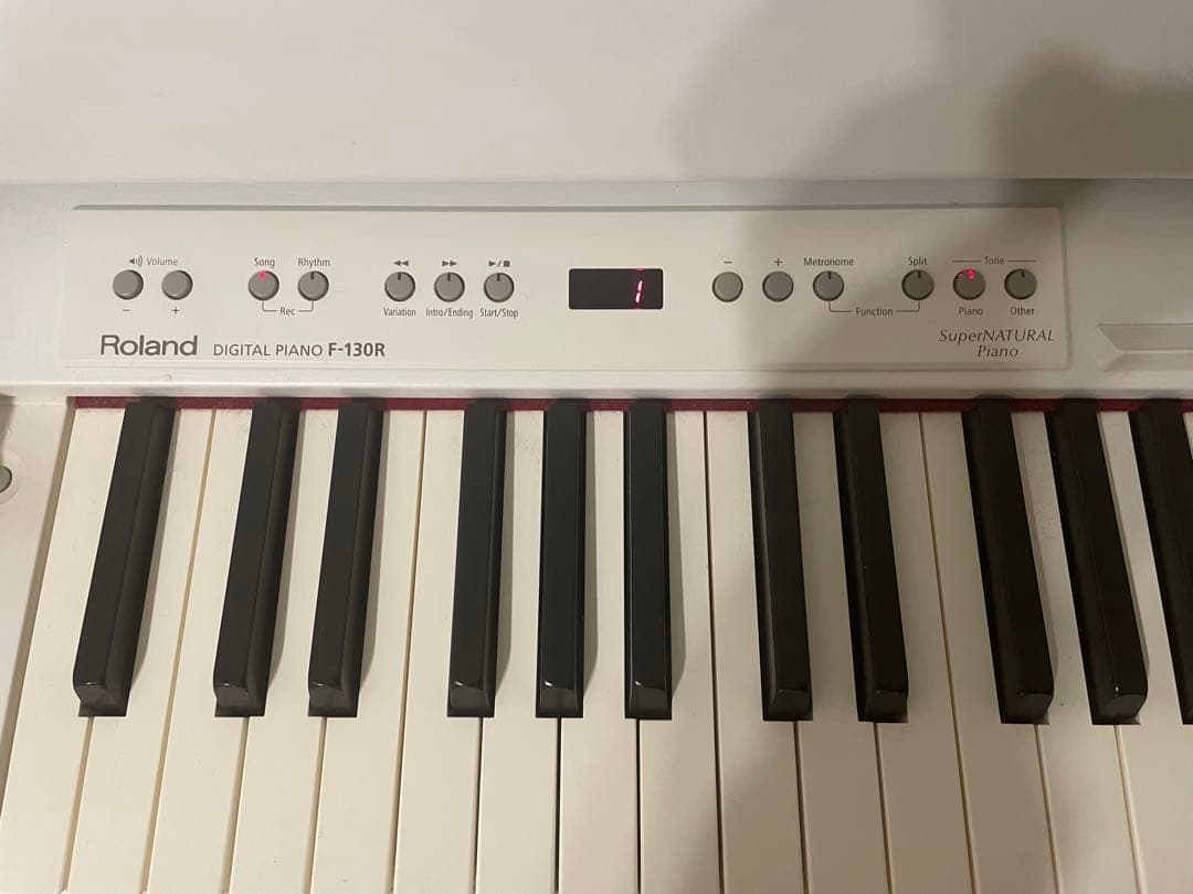 Roland F 130R 電子ピアノ 送料無料　通電確認済み　ローランド