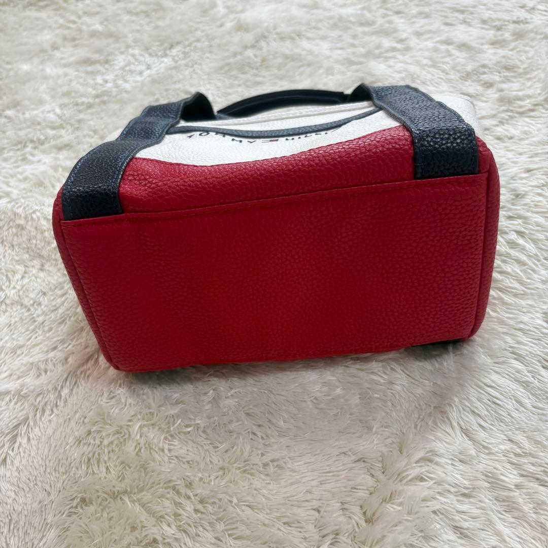 未使用級✨トミーヒルフィガー フェイスラウンドバッグ　カートバッグ