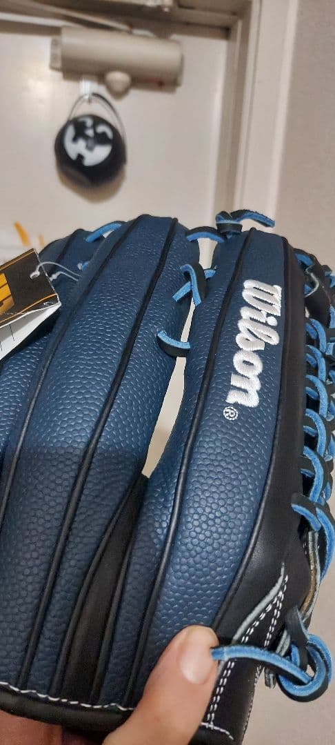 新品　軟式大人用　内野用ウィルソングローブ