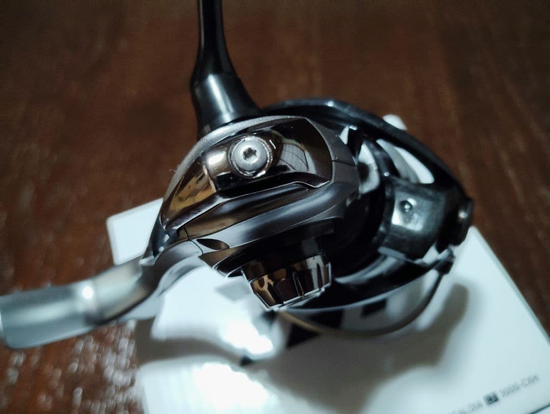 【美品】DAIWA　スピニングリール　ＣＡＬＤlＡ LT3000-ＣＸＨ