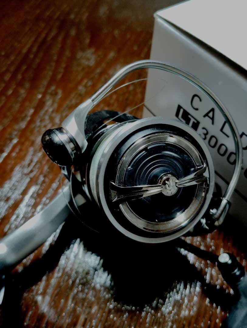 【美品】DAIWA　スピニングリール　ＣＡＬＤlＡ LT3000-ＣＸＨ
