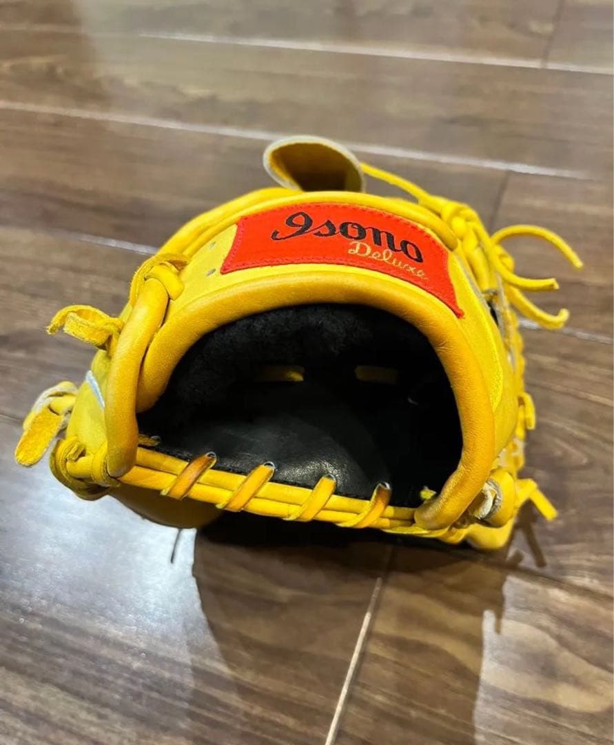 Isono Deluxe 硬式グローブ イエロー