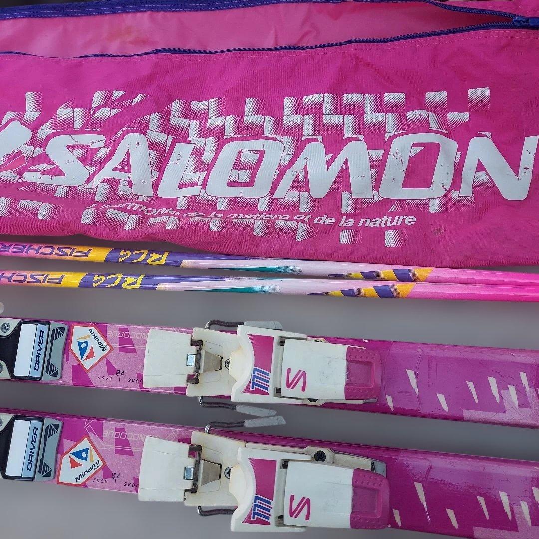 Salomon スキー板セット ピンク　ストックやケース付き