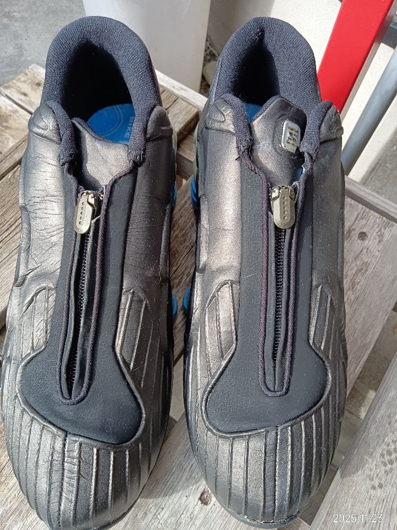 新品　Nike Air Shox ブラック/ブルー