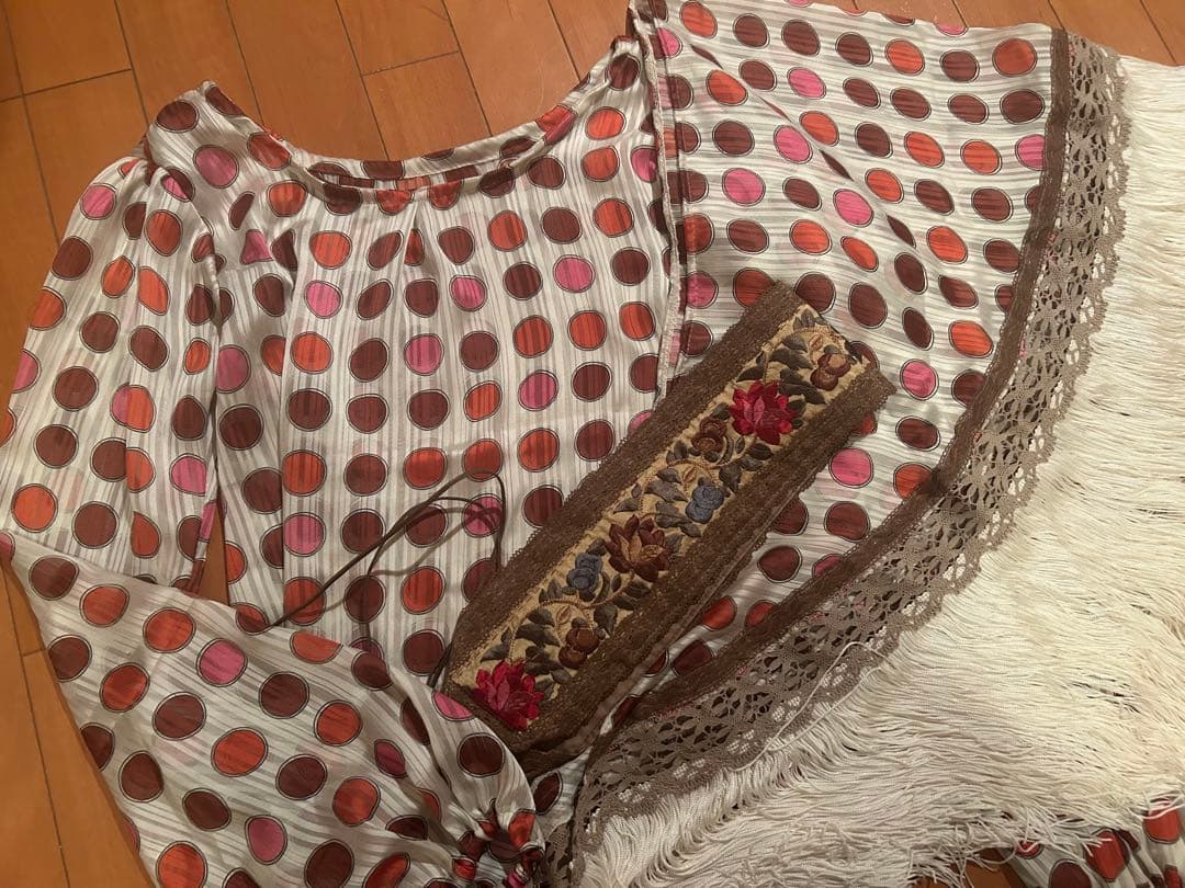値下げ★フラメンコ衣装ブラウス、シージョ　ベルト3点セット美品