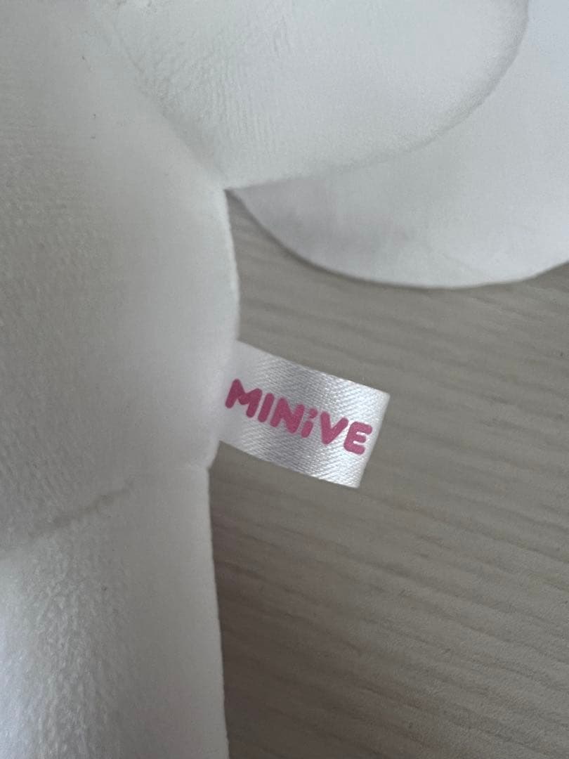 IVE ウォニョン MINIVE CHERRY ぬいぐるみ 公式(タグ無し)