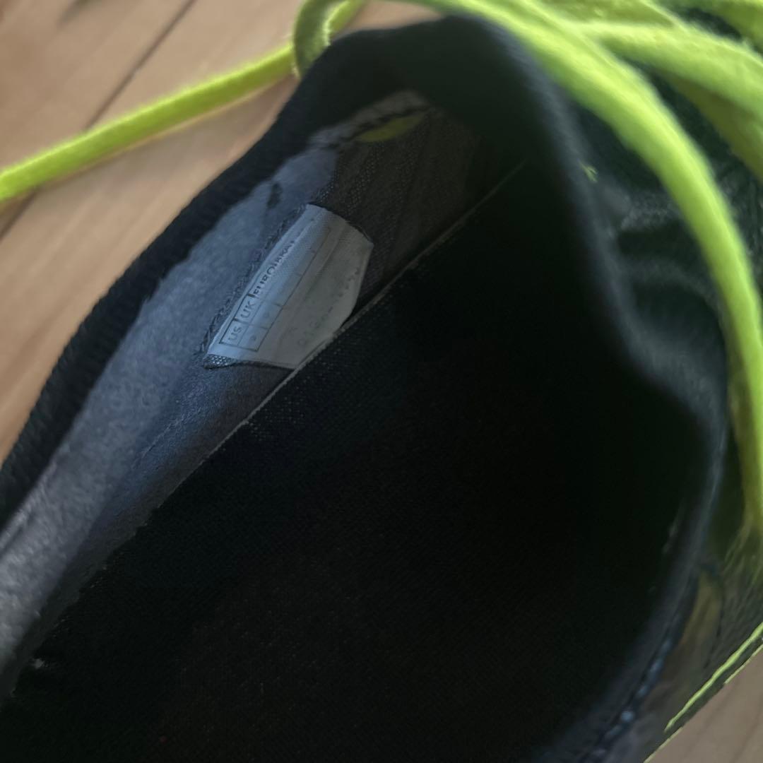 Mizuno Morelia NEO フットサルシューズ