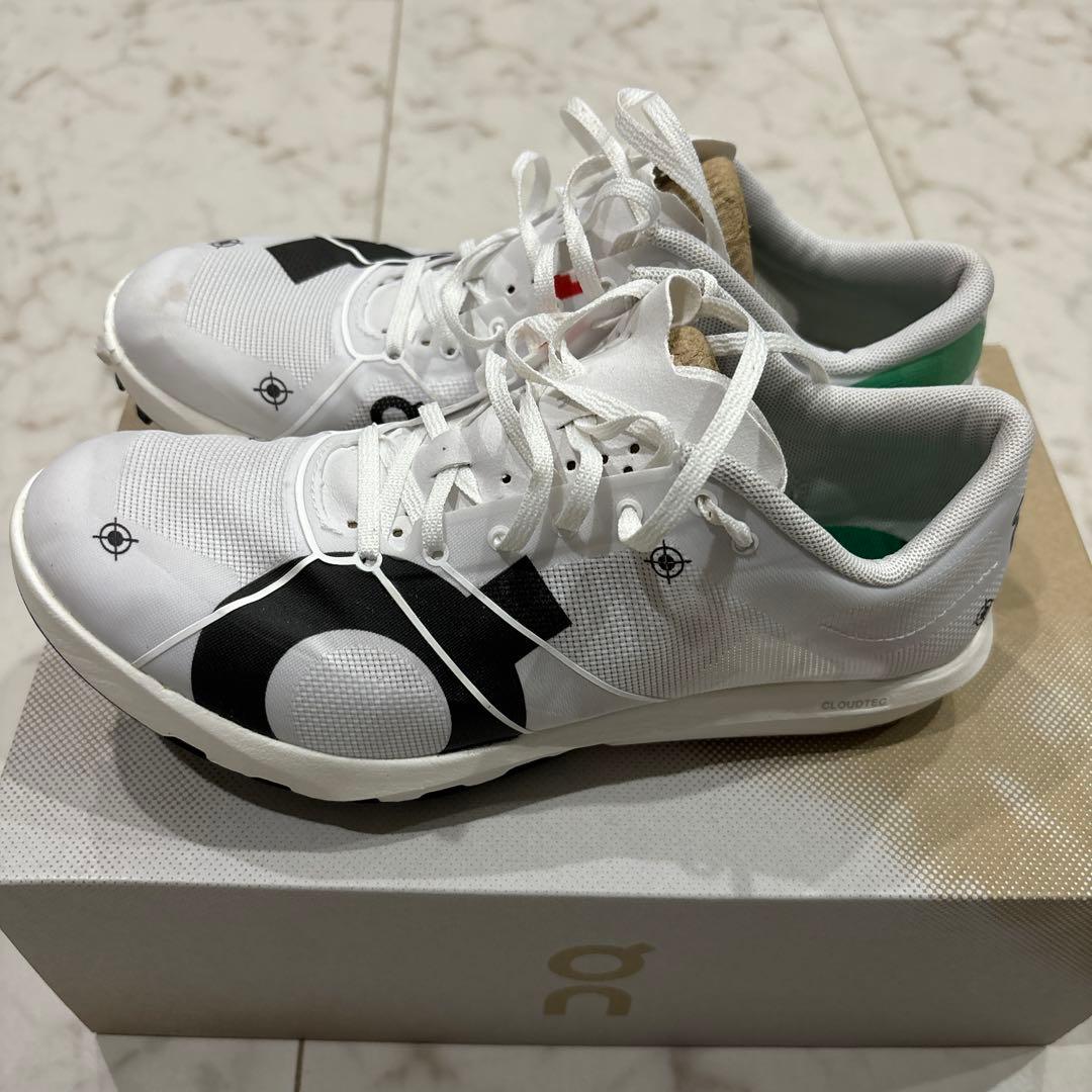 on/オン　cloud spike 10000m womens24cm