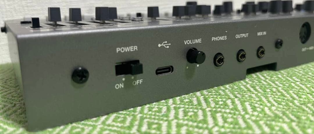Roland JX-08 Boutique シンセサイザー 動作確認済 元箱