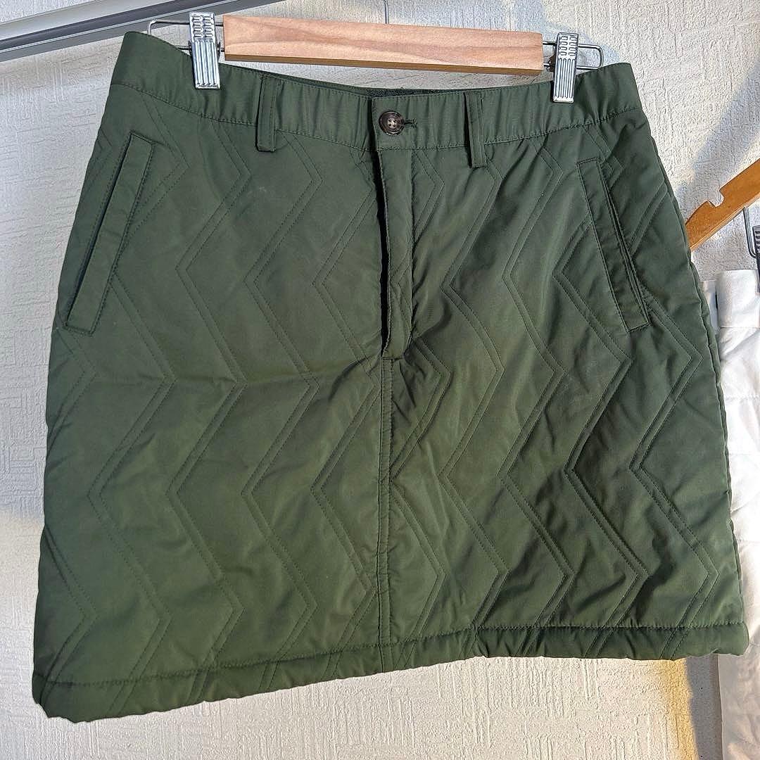 adidas キルティングスカート ホワイト　カーキ