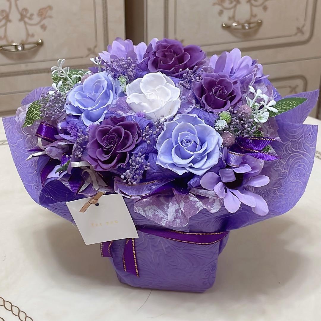 ✨大人気のミックスバラプリザーブド✨花束アレンジ✨ラッピングのまま飾れますよ✨