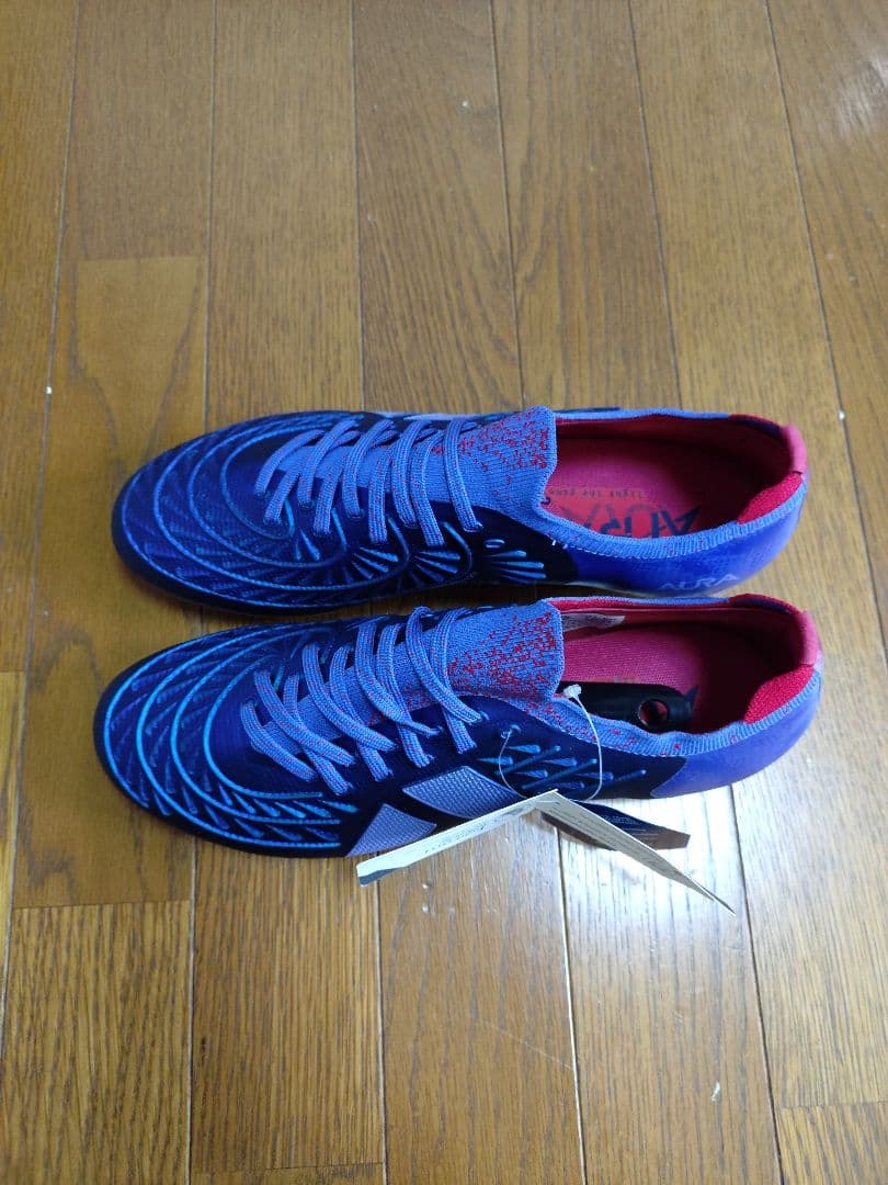 シューズ Nivia Aura